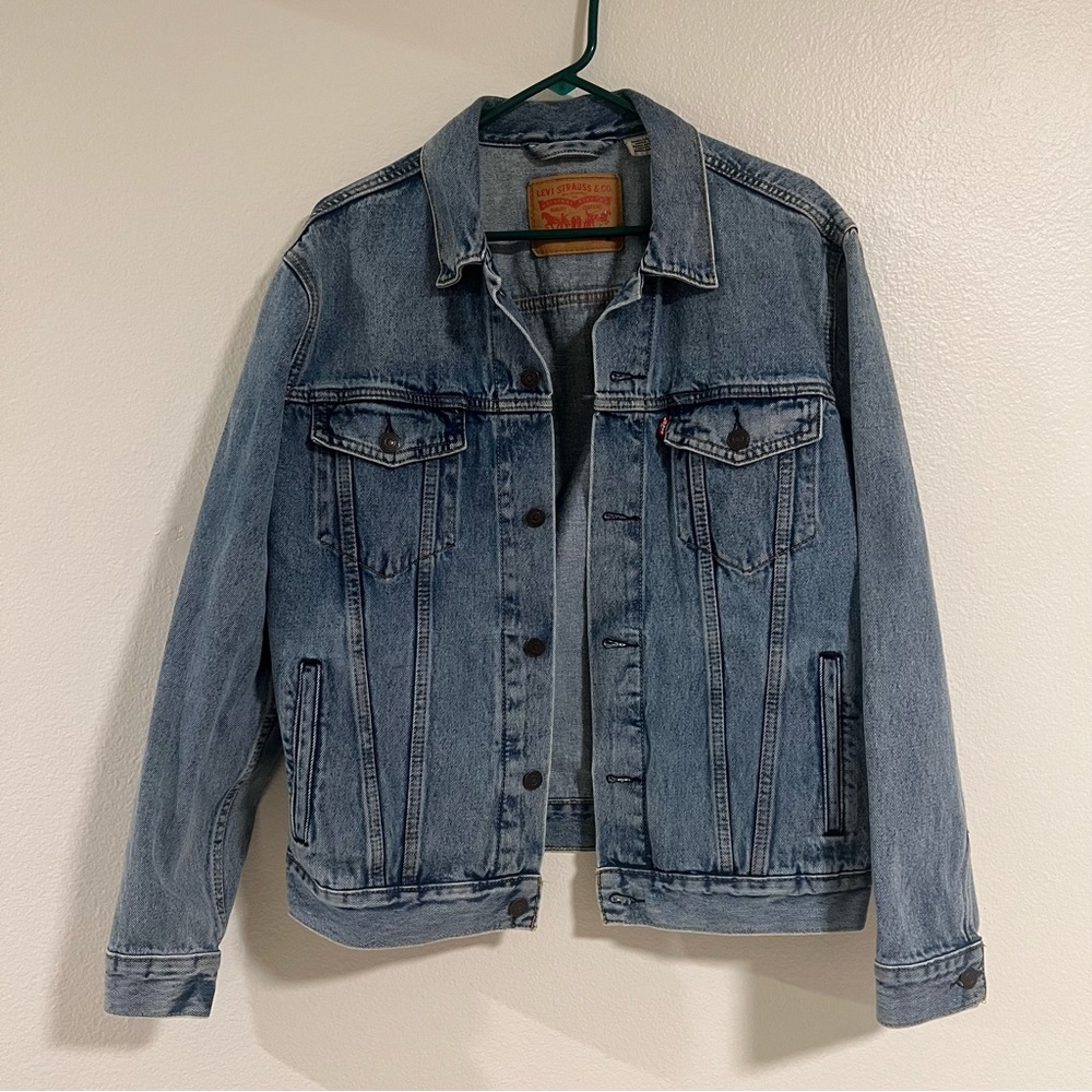 Levi’s Denim Jacket - Medium Wash